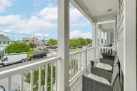 Walk to Ocean: Group Getaway in Virginia Beach! - Condos