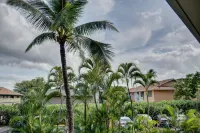 Budget Friendly, Standard Condo with Short Walk to the Beach