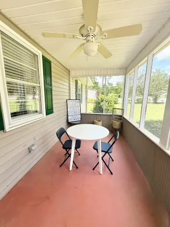 Charming 2-bedroom house in Perry with AC, WiFi