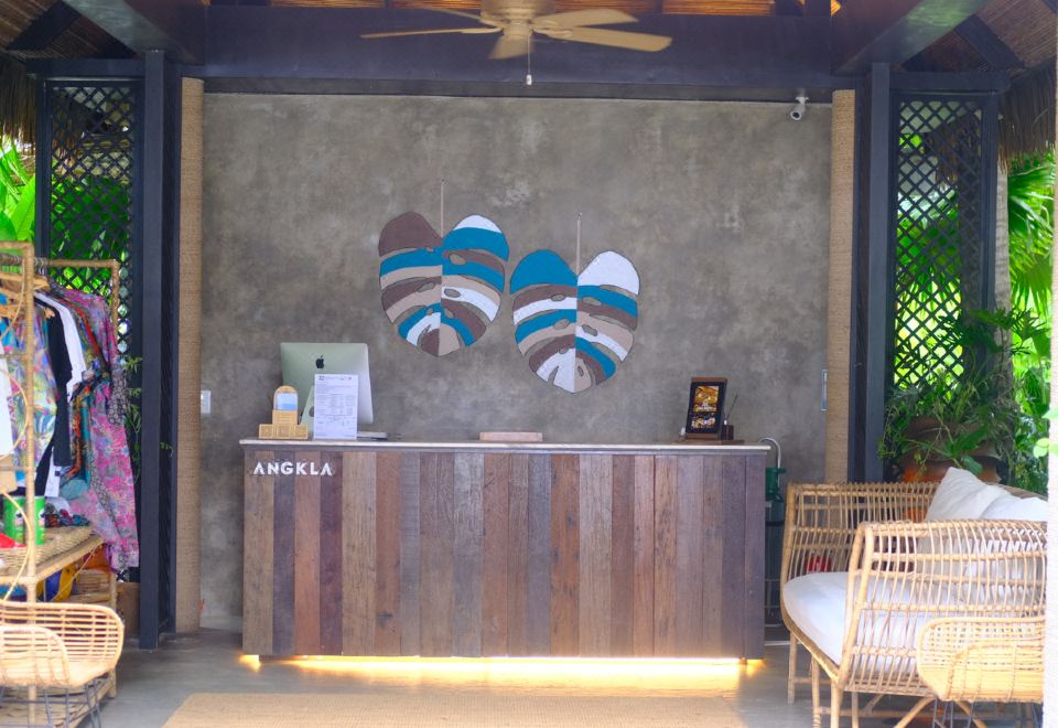 2. 앙클라 비치 클..