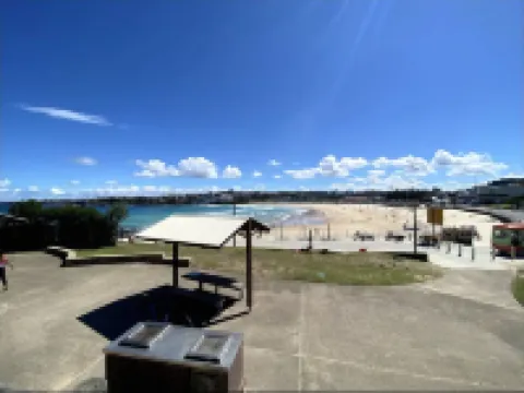 Bright beachfront studio with terrace & aircon