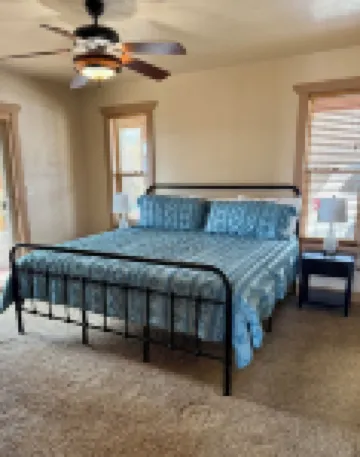 Rustic Mountain Lake Escape