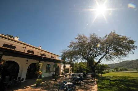 Villa Turística de Grazalema Отели в г. Альгодоналес