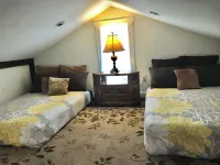 Peaceful Pioneer Place on our Family Farm in Mantua