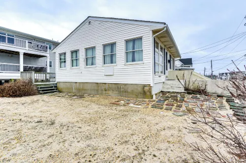 Beachfront Lavallette Home - 2 Mi to Casino Pier! - 3-Star