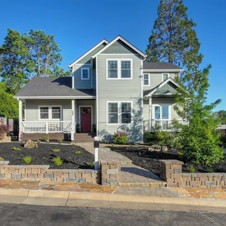 Gorgeous 4-bedroom house steps to Historic Folsom's Sutter Street & Lake Natoma