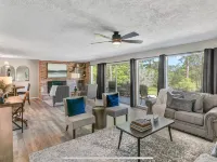 New Listing! Cozy 2-bedroom 3-bath condo on hole 3 of Rayburn Country Club 賈斯珀縣酒店