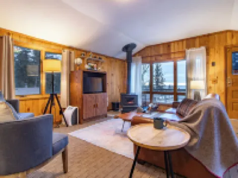 Cascade Lodge Hotels in Cook County
