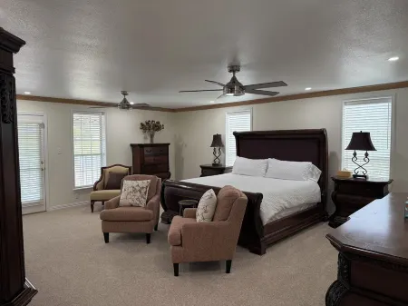 The Grand Oasis!! Entire Home w/ Resort-Style Pool, Hot Tub & Garden Vibes