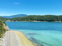 Waterfront Room with Private Bath and Deck Near Marina, Private Beach Access