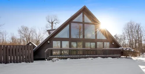 Peaceful A-Frame w/ Hot Tub, Game Room & Loft – Near Dining, Shopping & YSU
