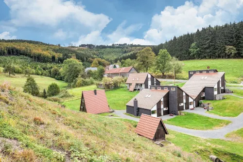 Cosy Holiday Home in the Hochsauerland with Terrace at the Edge of the Forest Hotel a Elpe