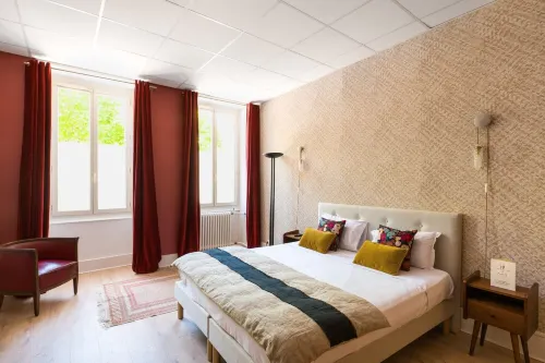 Grand Hotel de La Poste - Lyon Sud - Vienne Hotel di Ampuis