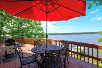 Boondock Bliss - Lakefront, Private Dock Sleeps 15!
