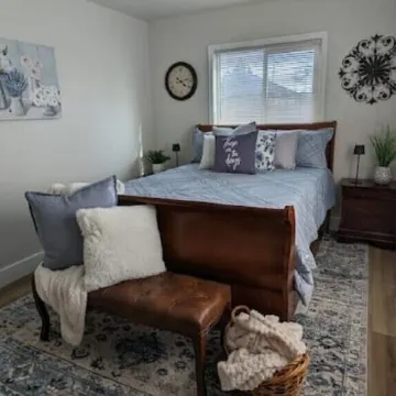 Quaint Murray Home in central valley, near mountains  & IMC Hospital