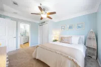 Ocean Hibiscus Retreat For 8 Hotels in Butler Beach