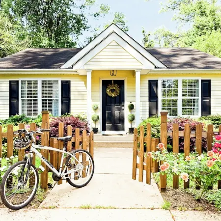 Curated Duke Med Retreat • Mins to Dpac/Downtown • Espresso, Eco+, Fire Pit
