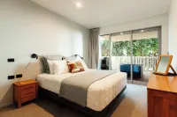 Golden Bay Holiday Park Hotels in 