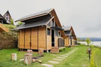 Fairyland Resort Hotels near Poombarai village