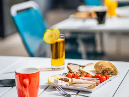 Hotel Ibis Styles Nice Aéroport Arénas Отели рядом с достопримечательностью «Musée des Arts Asiatiques»