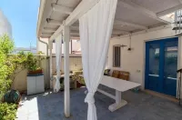 Villa Oliana: Elegant Oasis with Garden and Relaxation in Marina di Ragusa