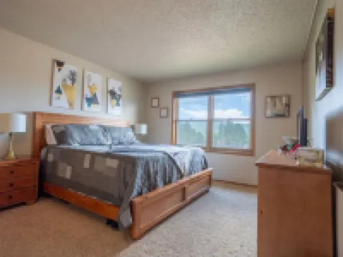 Family-Friendly Condo-1 Minute Walk to AF Lifts, Equipment Rental, Restaurants Hotels in Angel Fire