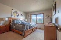 Family-Friendly Condo-1 Minute Walk to AF Lifts, Equipment Rental, Restaurants