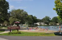Serenity Lakeside Cottage Hotels in Edinboro