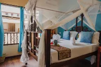 Emerald Palm Hotels near House of Wonders