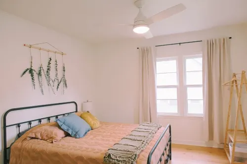 Newly Renovated Cozy 3 Bed, Bike Trails, Shopping, Food, Near Lake, Near Park!