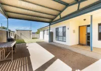 Peaceful 5 star Wallaroo getaway. Magnificent uninterrupted beach views. Sleep 8