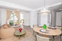 Exclusive boutique apartment with swimming pool, paddle tennis court and beach 2 minutes away.