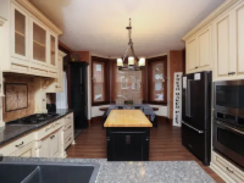 Historic Main Street Getaway Hotels in Upper Leacock Township