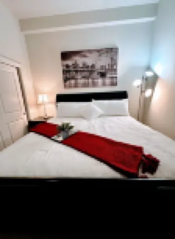 A Robin’s Nest with FREE parking in the heart of downtown Indianapolis.