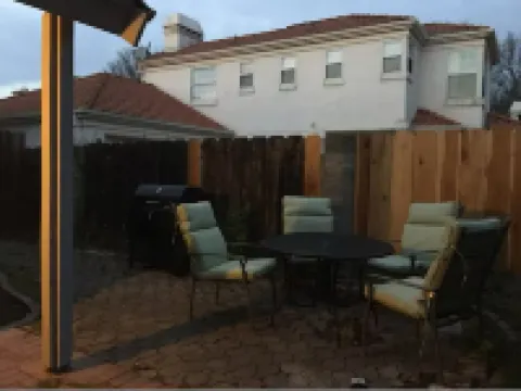 Charming 2-bedroom house with AC in Modesto