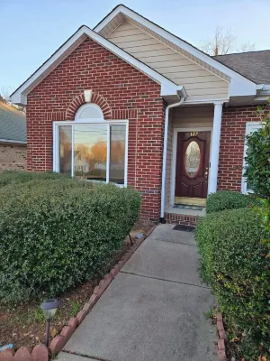 Charming 3-bedroom house with AC in Granite Quarry