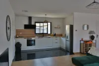 Maison Noé ( New Villa ) Spacious near the center Fully air-conditioned