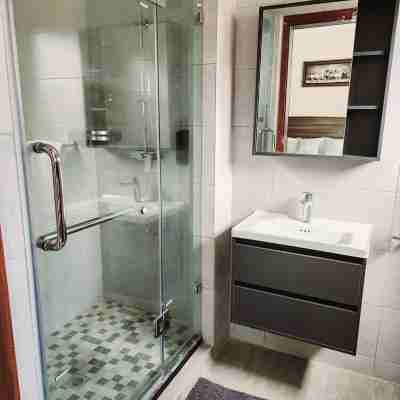 Deluxe Two-bedroom Apartment Rooms