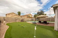 Great location with King Suite, Game Room, HEATED Pool, and Putting Green! Hotels near Yakety Yak Wireless Cell Phone & Repair
