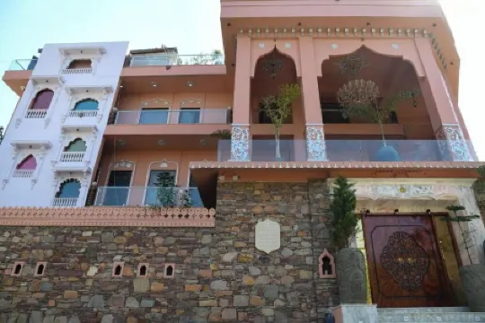 Satoria Villa-Fort view rooms with Infinity Pool.