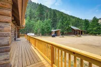 Riverfront Montana Log Cabin w/ Mountain Views! - parking
