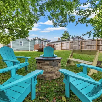 Stylish Comfortable Bluegrass Cottage 7 min to Ark - Fire Pit!