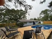 Private fenced in pool home Hotels in Ellenton