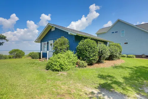 Waterfront Vacation Rental Home on Newport River! - Spa
