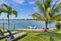 Charming lake view 3-bedroom in pleasant Fort Lauderdale - พร้อมระเบียง