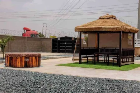 Serene house with a hot tub close to Accra