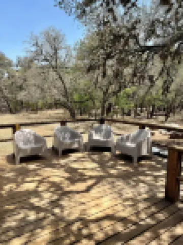 Cute, Secluded cabin in the Woods, 2 miles from Garner State Park