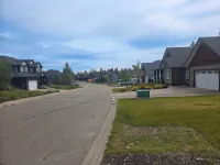 Luxury Lodge Getaway. W/ private entrance in the luxurious part of Prince George