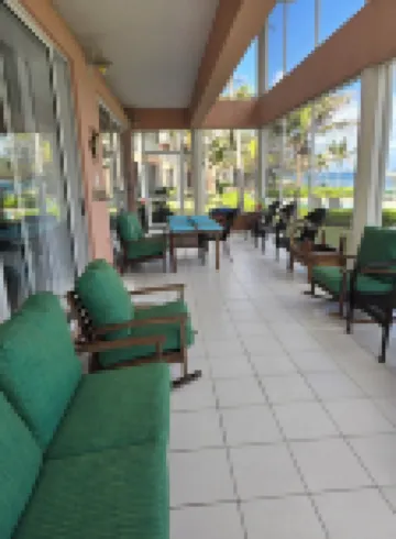 Northern Lights # 9 Spacious 3 Bd/3+ Bath Beachfront on Snorklers Paradise