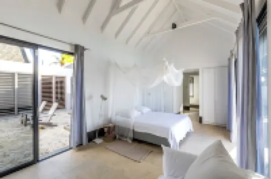 Luxe Oceanfront Beach Villa 72&Sunny Hotels in 